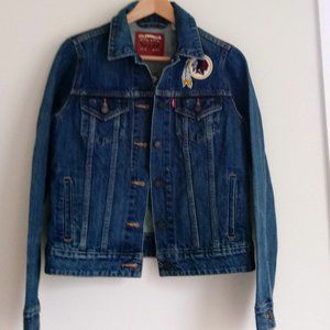 LEVI'S NFL, REDSKINS DENIM NWTT , size M